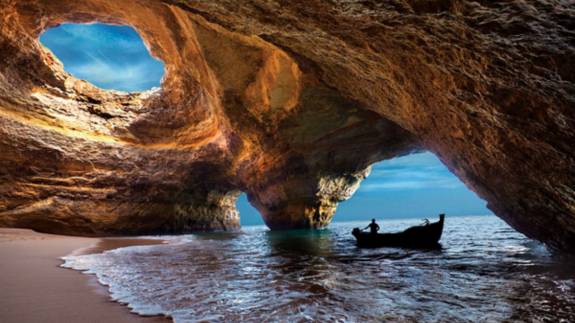 As 10 melhores fotografias das grutas de Benagil