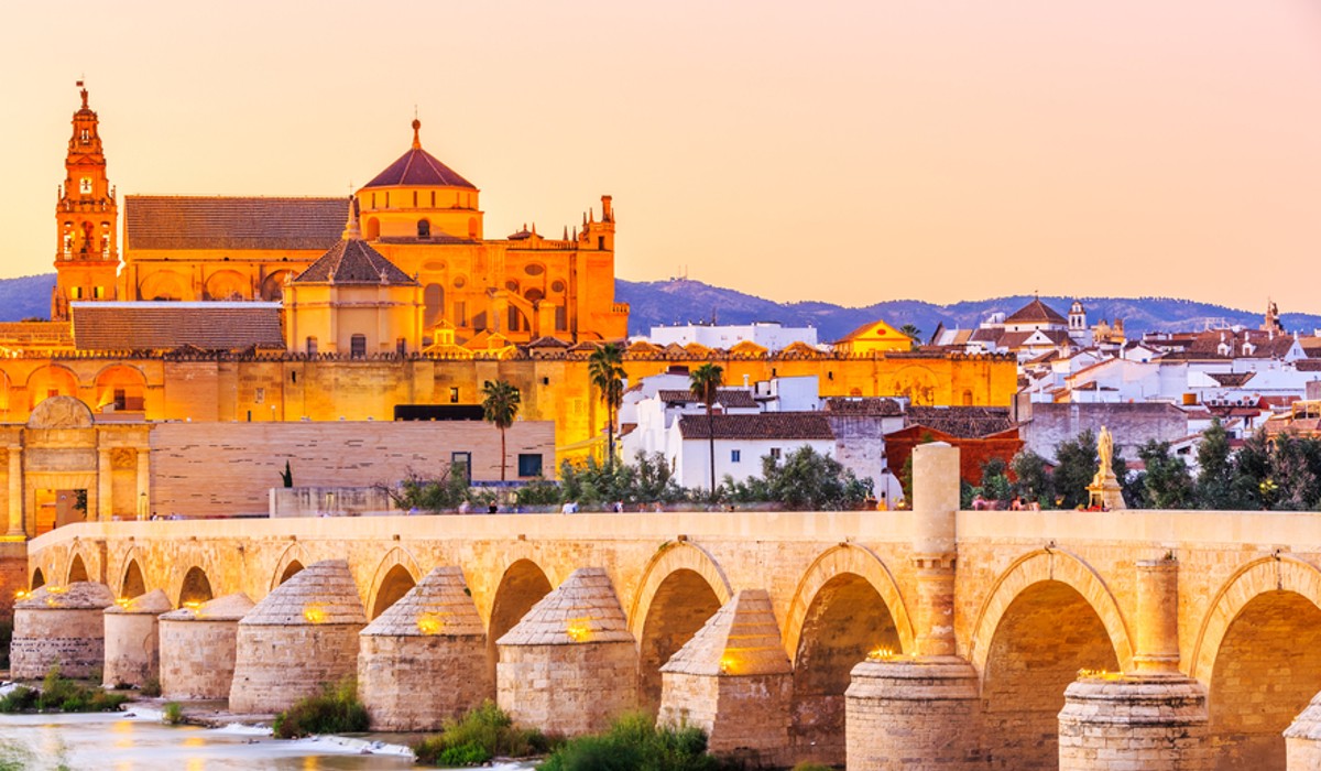 Córdoba, a bela cidade espanhola das flores e da arquitetura monumental